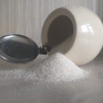 К чему рассыпать сахар