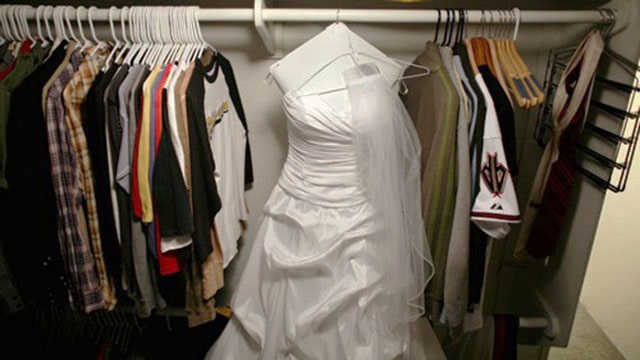 хранение свадебного платья